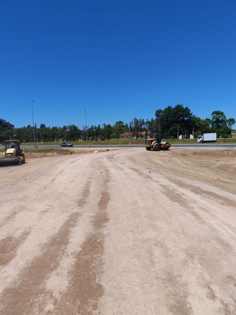 Caminería de acceso a subestación — foto 5
